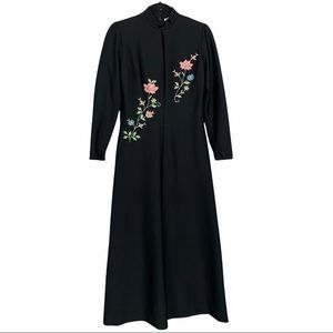 Vintage 70s Embroidered Floral Knit Long Sleeved Floor Length Aline Dress Small